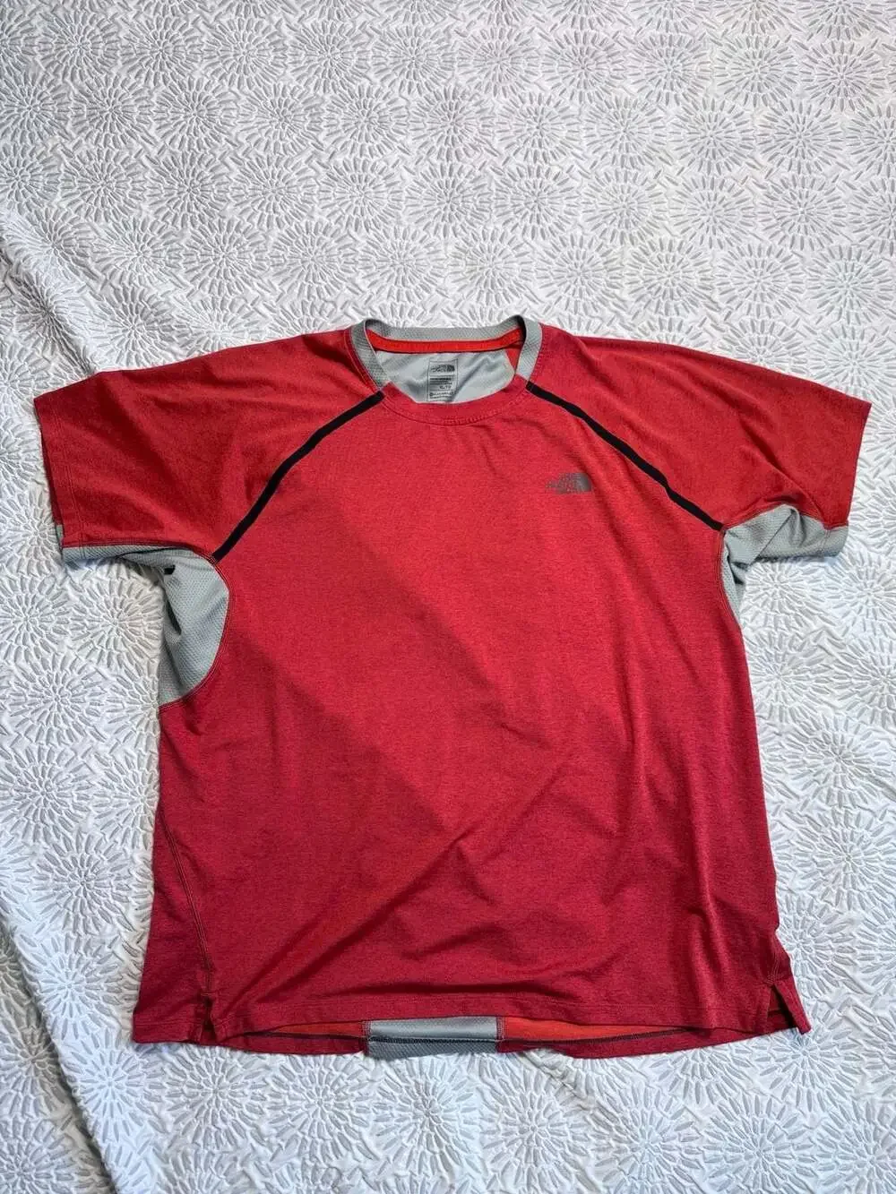The North Face Mountain Athletics FlashDry-XD Men's XL Short Sleeve T-Shirt
